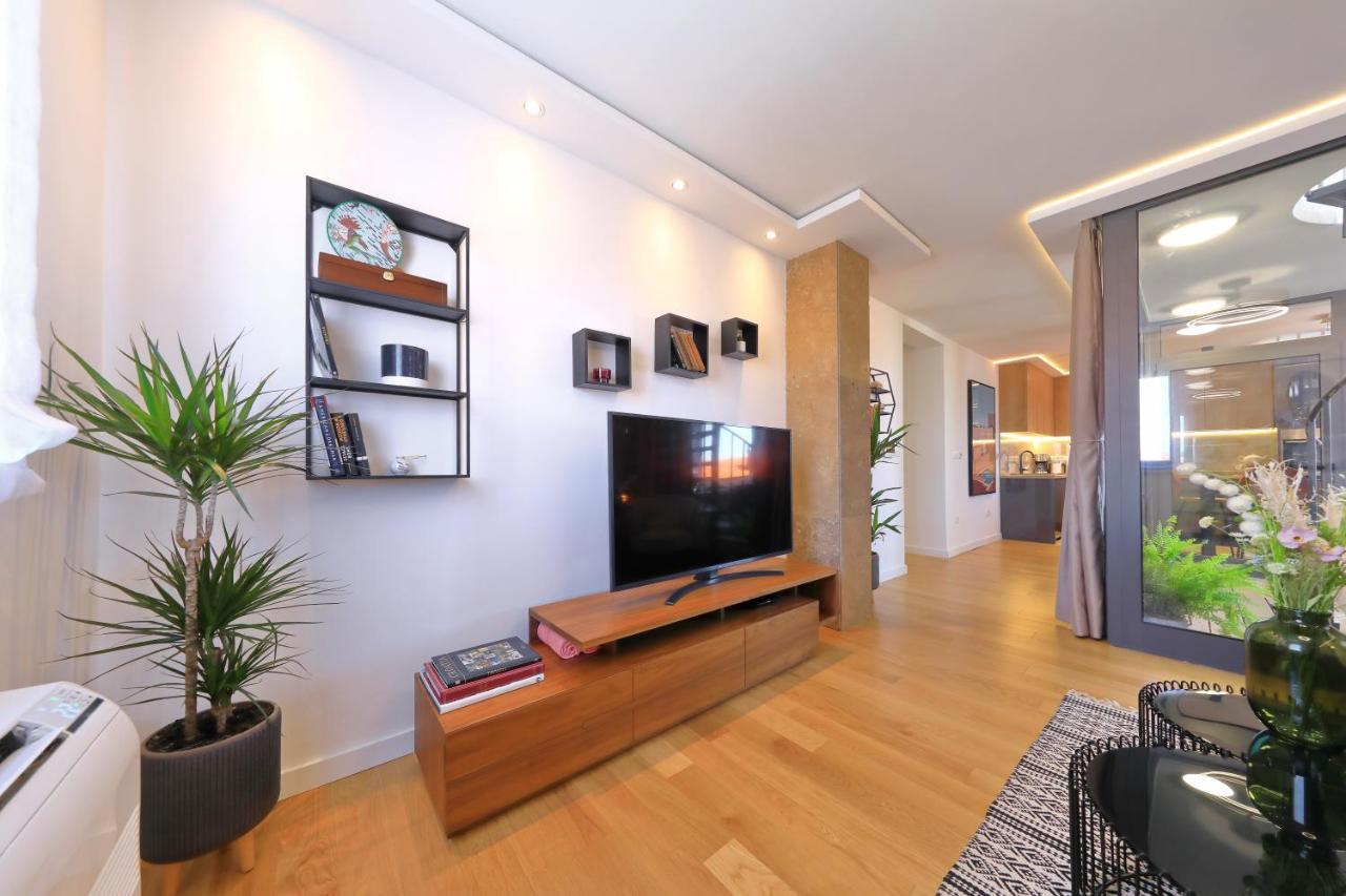 Penthouse Diem - Private Pool With Sea View Zadar Bagian luar foto