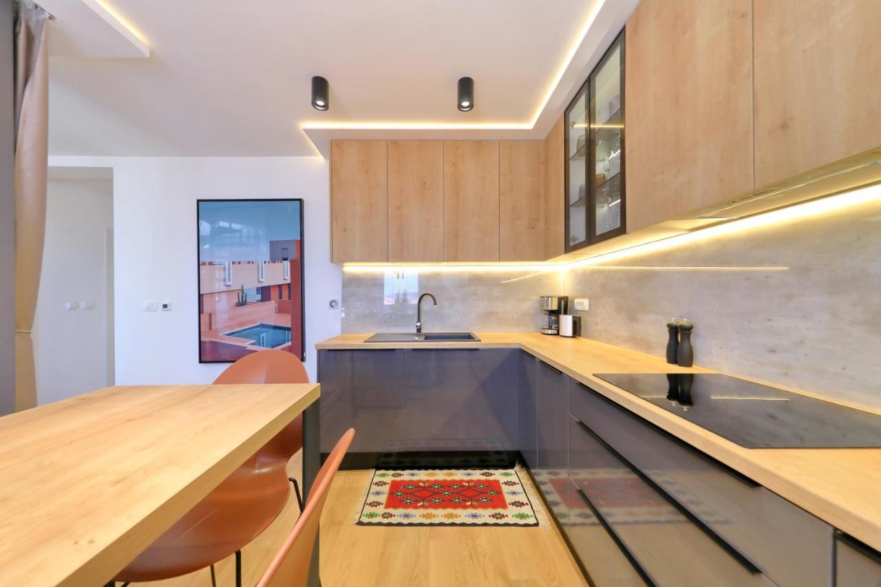 Penthouse Diem - Private Pool With Sea View Zadar Bagian luar foto