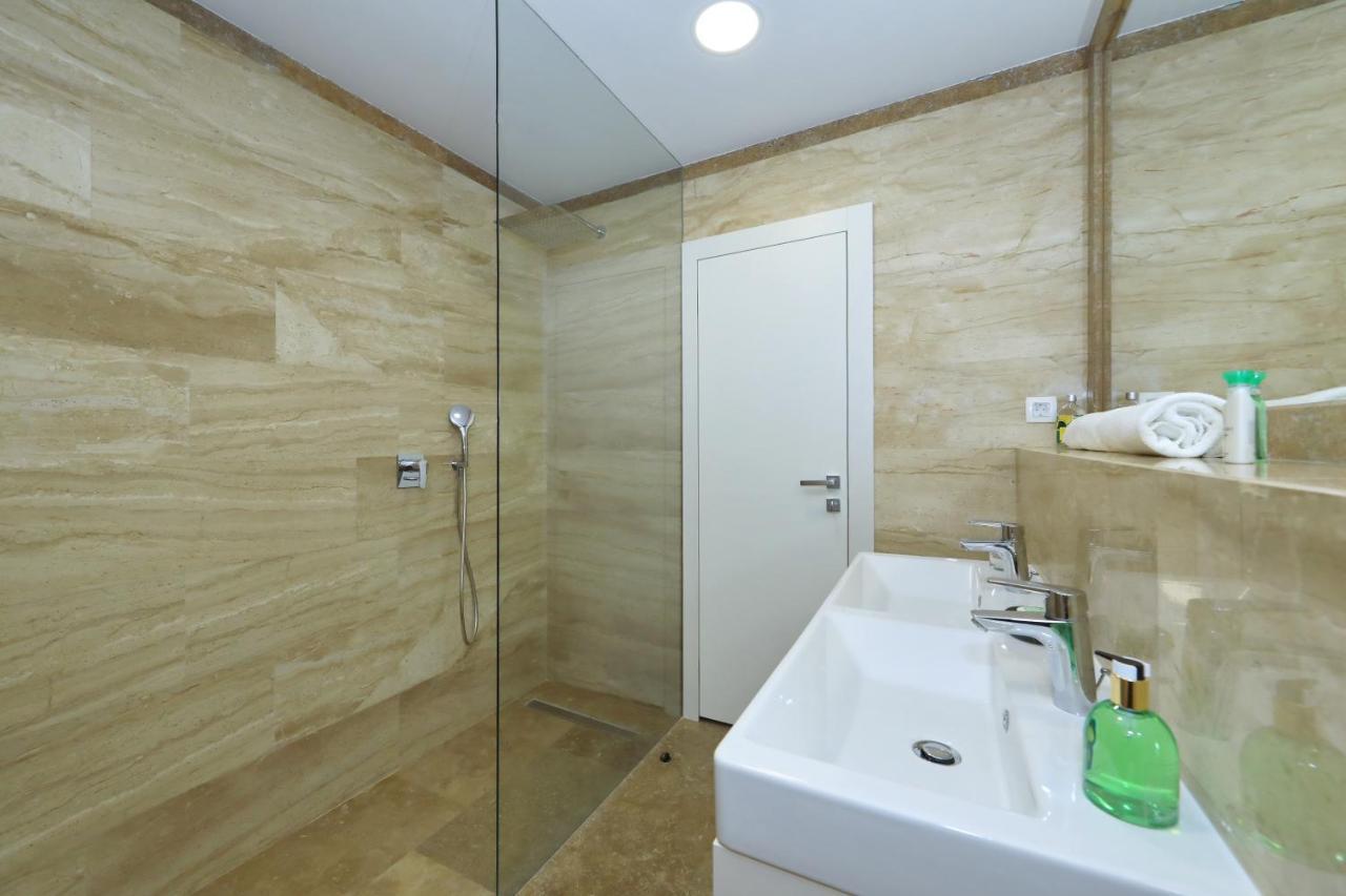 Penthouse Diem - Private Pool With Sea View Zadar Bagian luar foto