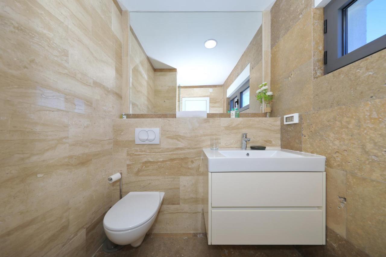 Penthouse Diem - Private Pool With Sea View Zadar Bagian luar foto